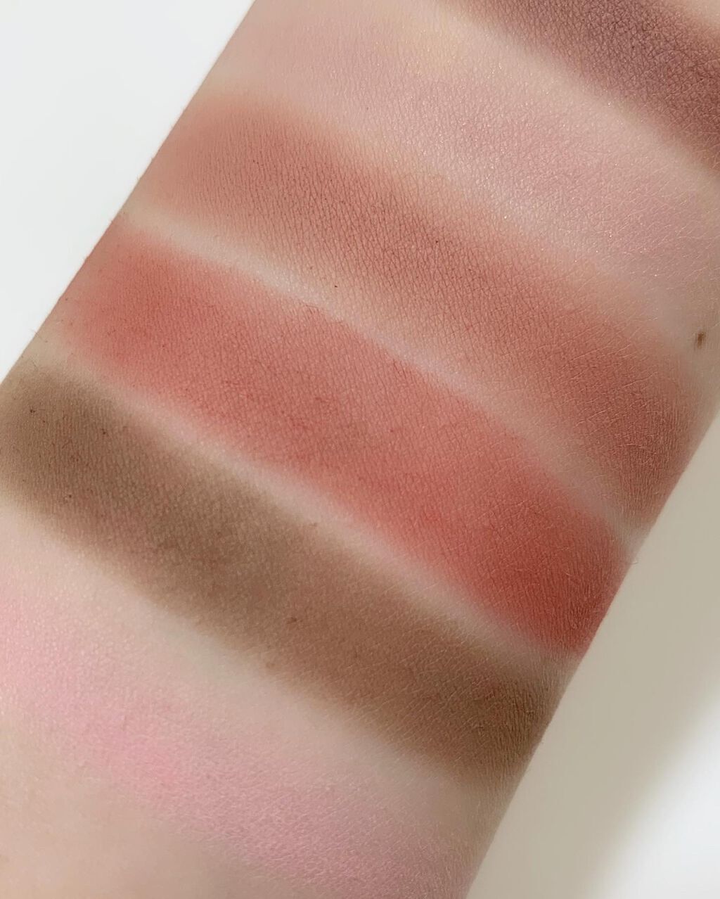 ソフトブラーリングアイパレット/wakemake/アイシャドウパレットを使ったクチコミ（3枚目）