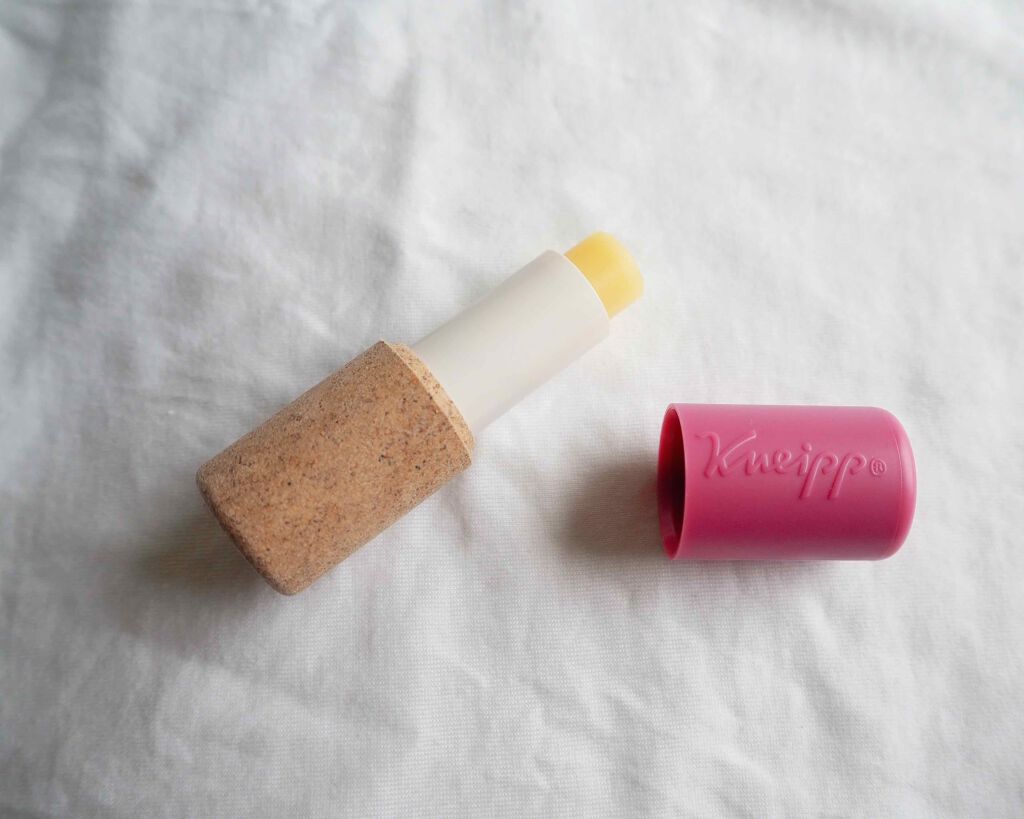 オーガニック リップバーム エルダーベリーの香り/クナイプ/リップケアを使ったクチコミ(2枚目)