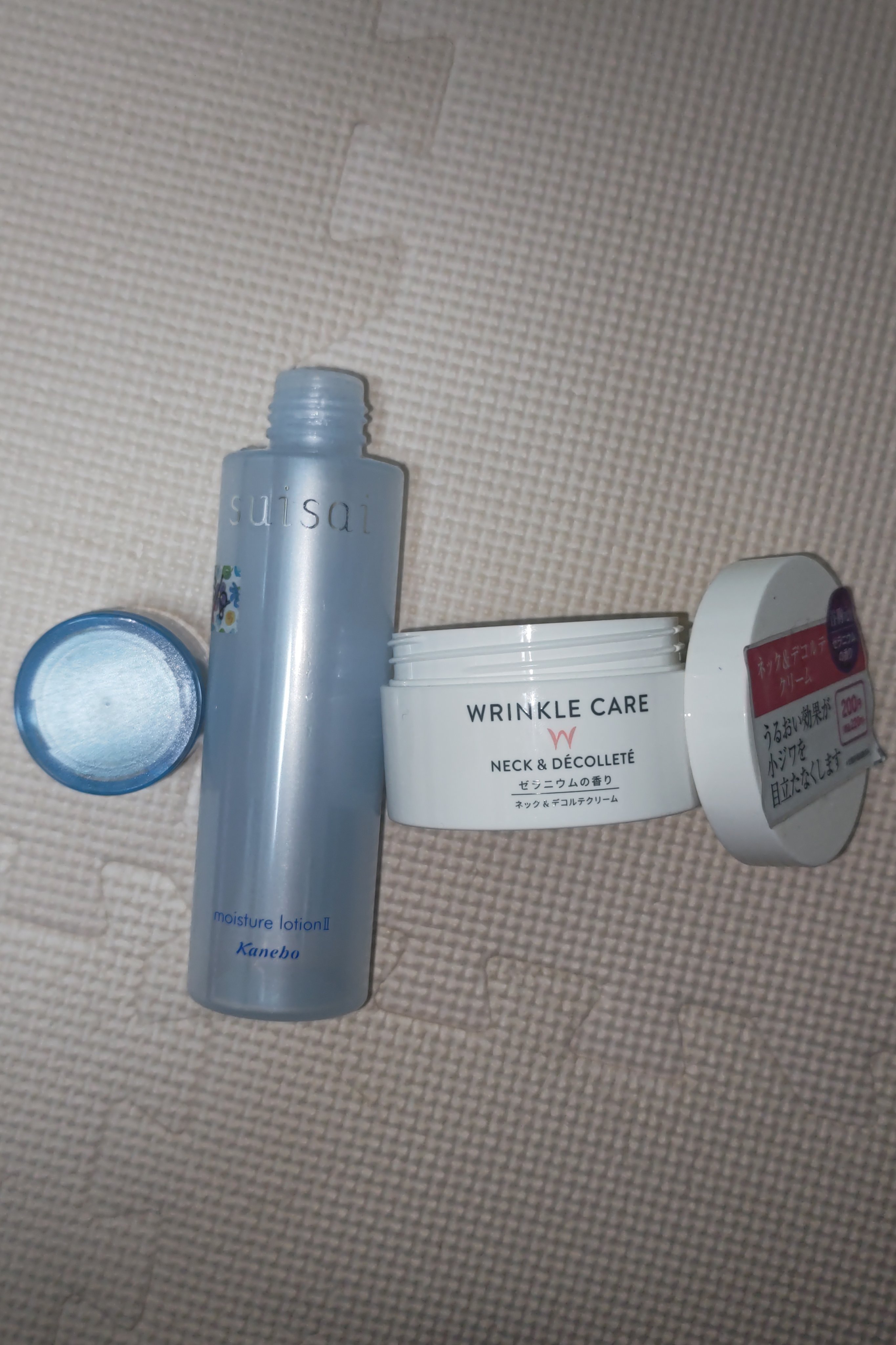 WRINKLE CARE ネック&デコルテクリーム/DAISO/その他スキンケアを使ったクチコミ（2枚目）