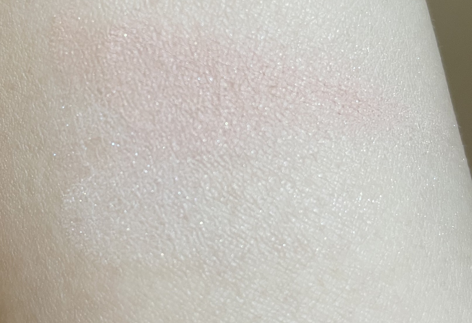 ブラーリング カラー ブラッシュ 101 羽風 -UFUU[限定色] (ペールベージュ × エアリーブルー)/SUQQU/パウダーチークを使ったクチコミ（2枚目）