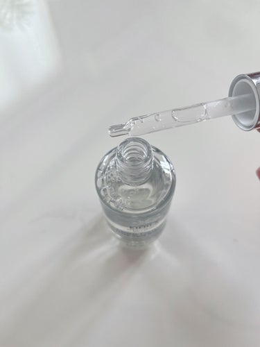 Kiehl's キールズ DS クリアリーブライト エッセンス[医薬部外品]のクチコミ「シミやくすみにアプローチしてくれる1年中使える透明美白美容液です。
角質ケアもできるから、タ.....」（2枚目）