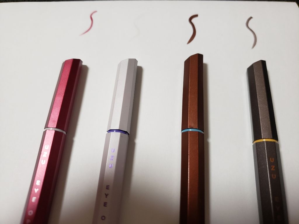 EYE OPENING LINER/UZU BY FLOWFUSHI/リキッドアイライナーを使ったクチコミ（2枚目）