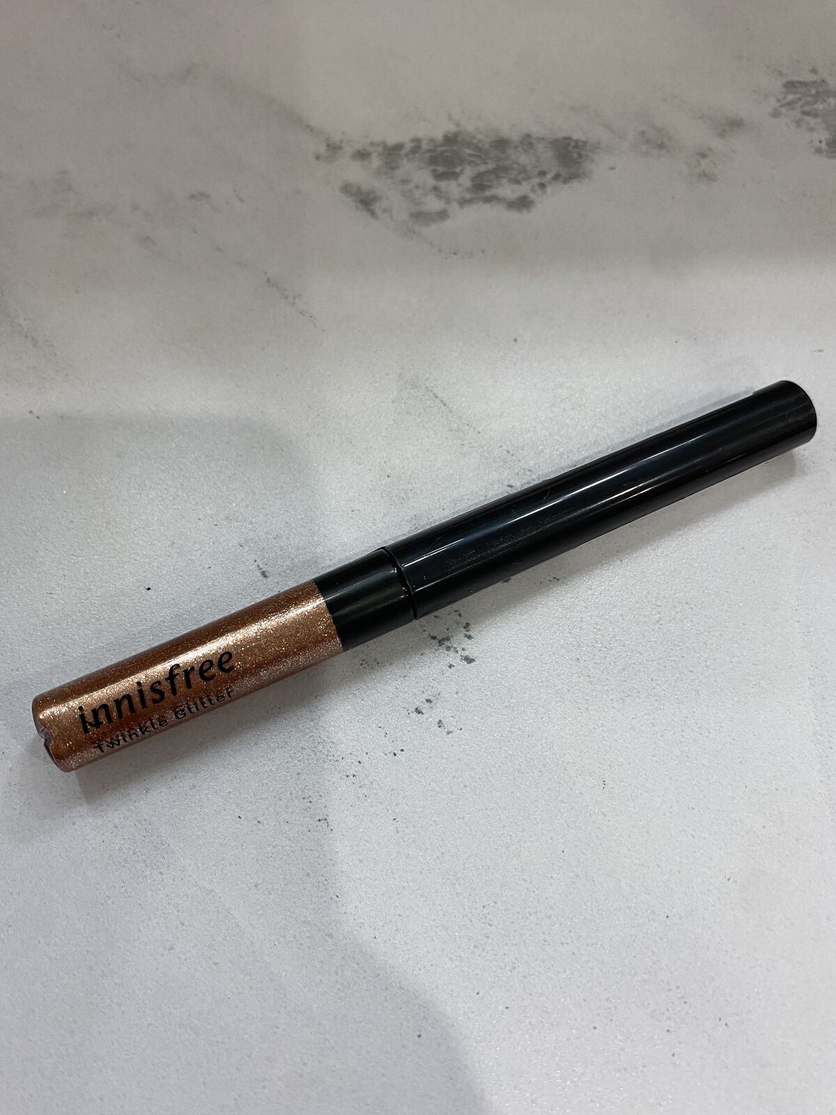 トゥインクル グリッター 3 ホログラム/innisfree/リキッドアイライナーを使ったクチコミ（2枚目）