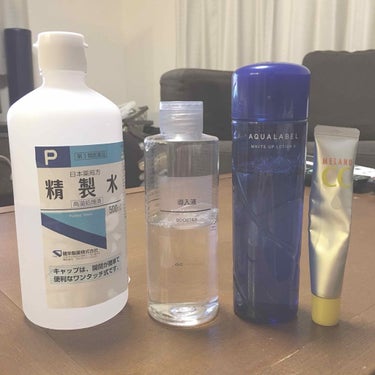 私のスキンケア方法🦊

①精製水
まず，無印の"はがして使えるコットン"を
冷蔵庫で冷やした精製水でひたひたにして，
優しく優しく拭き取ります。
皮脂や毛穴の気になる鼻周りは入念に
拭き取ります。
そし