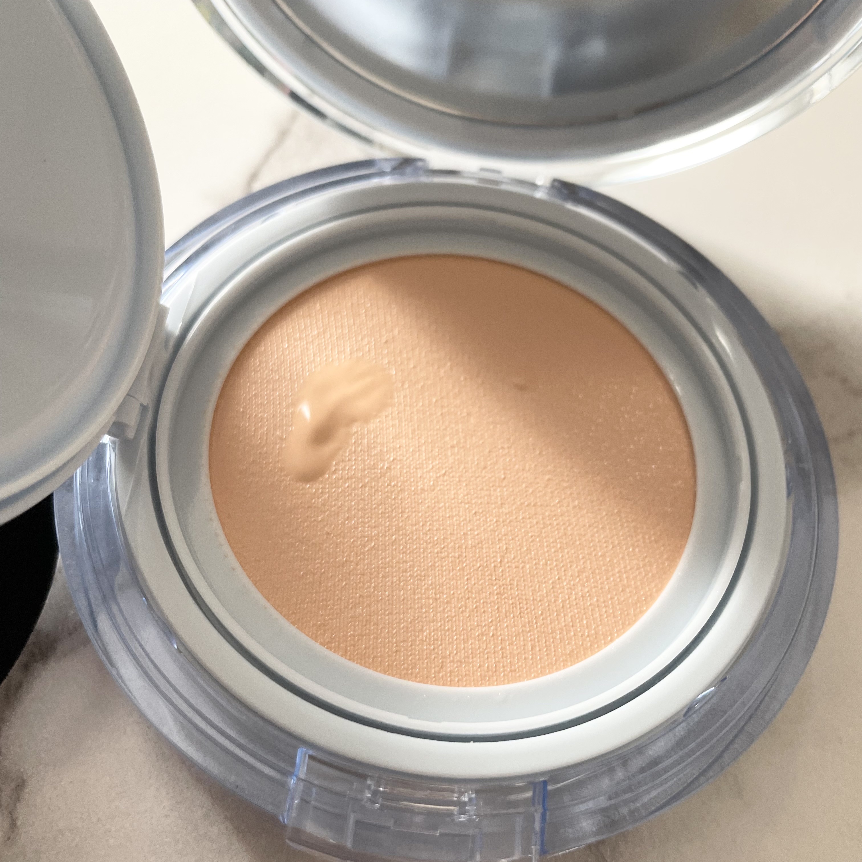 ベアウォータークッション 03 ナチュラル21/rom&nd/クッションファンデーションを使ったクチコミ（2枚目）