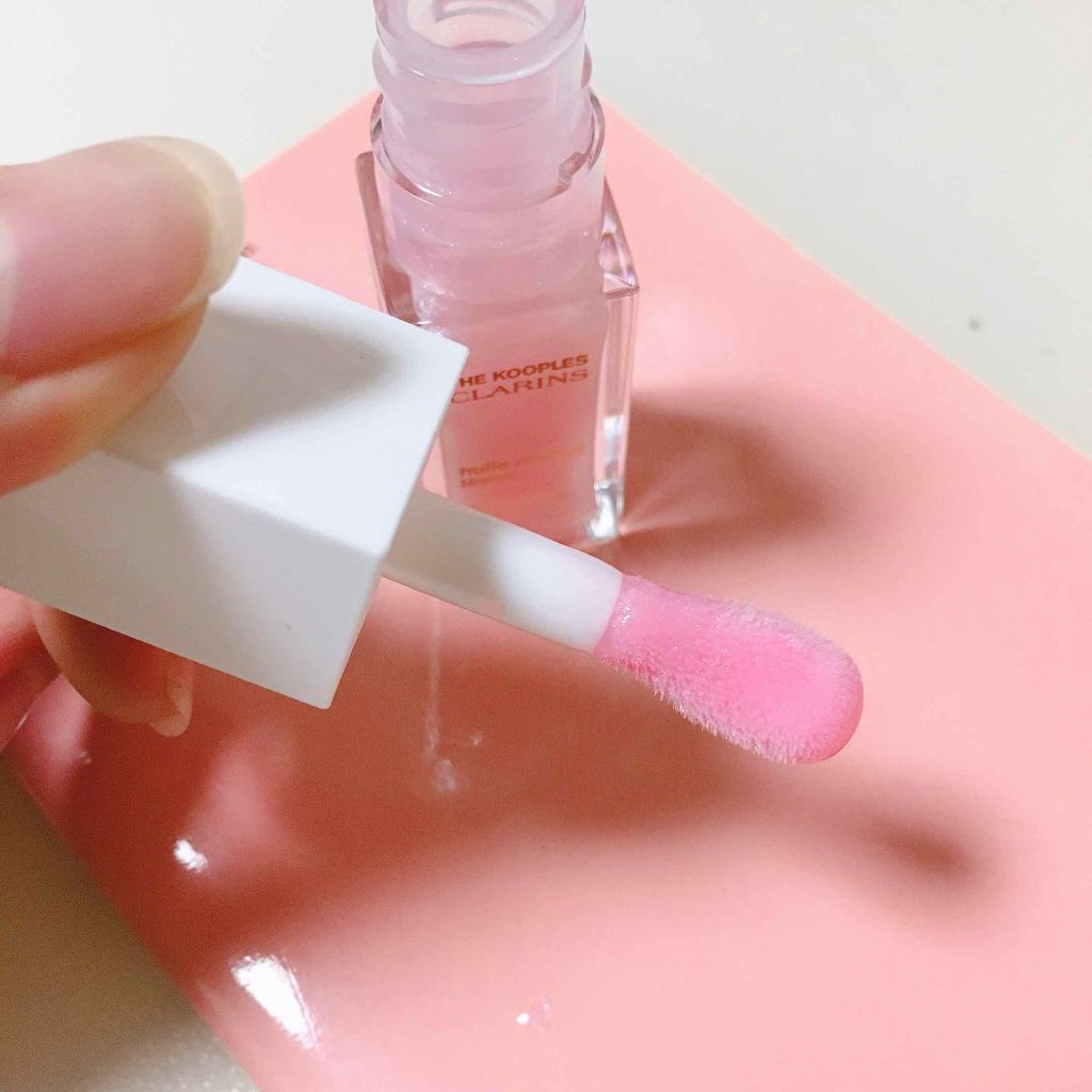 コンフォート リップオイル  ライトストーン(限定色)/CLARINS/リップグロスを使ったクチコミ（2枚目）