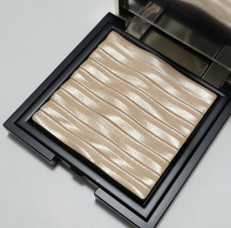 プリズム エアー ハイライター/CLIO/パウダーハイライトを使ったクチコミ（2枚目）