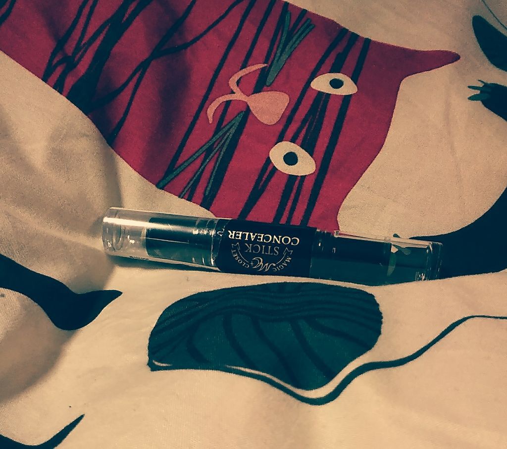 3COINS MC スティックコンシーラーのクチコミ「グリーンと乳白色（こまかーいラメ入り）のコントロールカラーコンシーラーとコンシーラーのセットで.....」（2枚目）