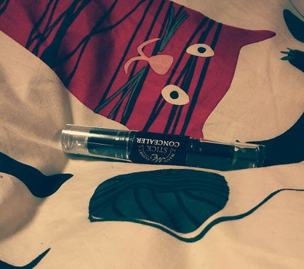 3COINS MC スティックコンシーラーのクチコミ「グリーンと乳白色(こまかーいラメ入り)のコントロールカラーコンシーラーとコンシーラーのセットで.....」(2枚目)