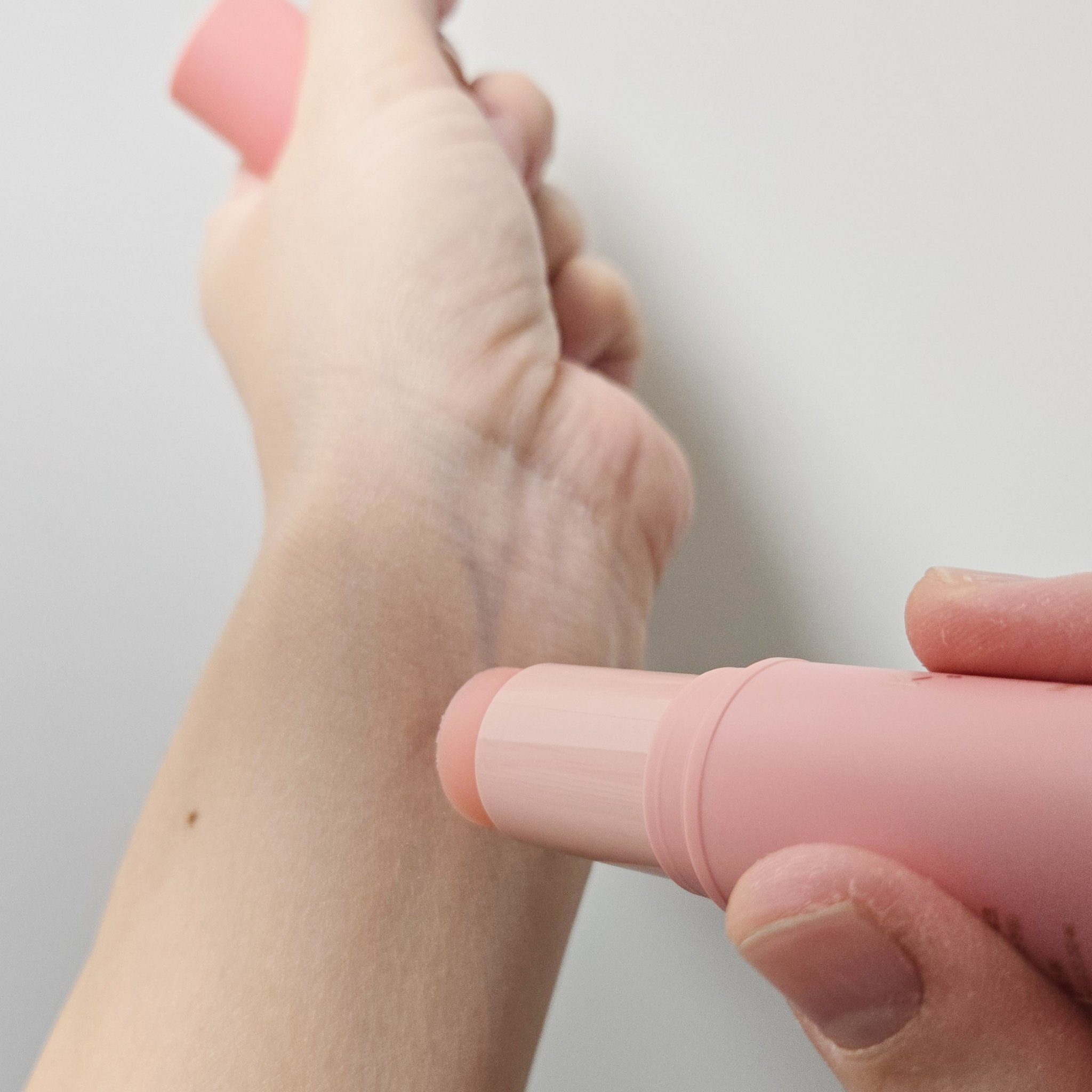 WRバウンス マルチバーム/KAHI/フェイスバームを使ったクチコミ（3枚目）