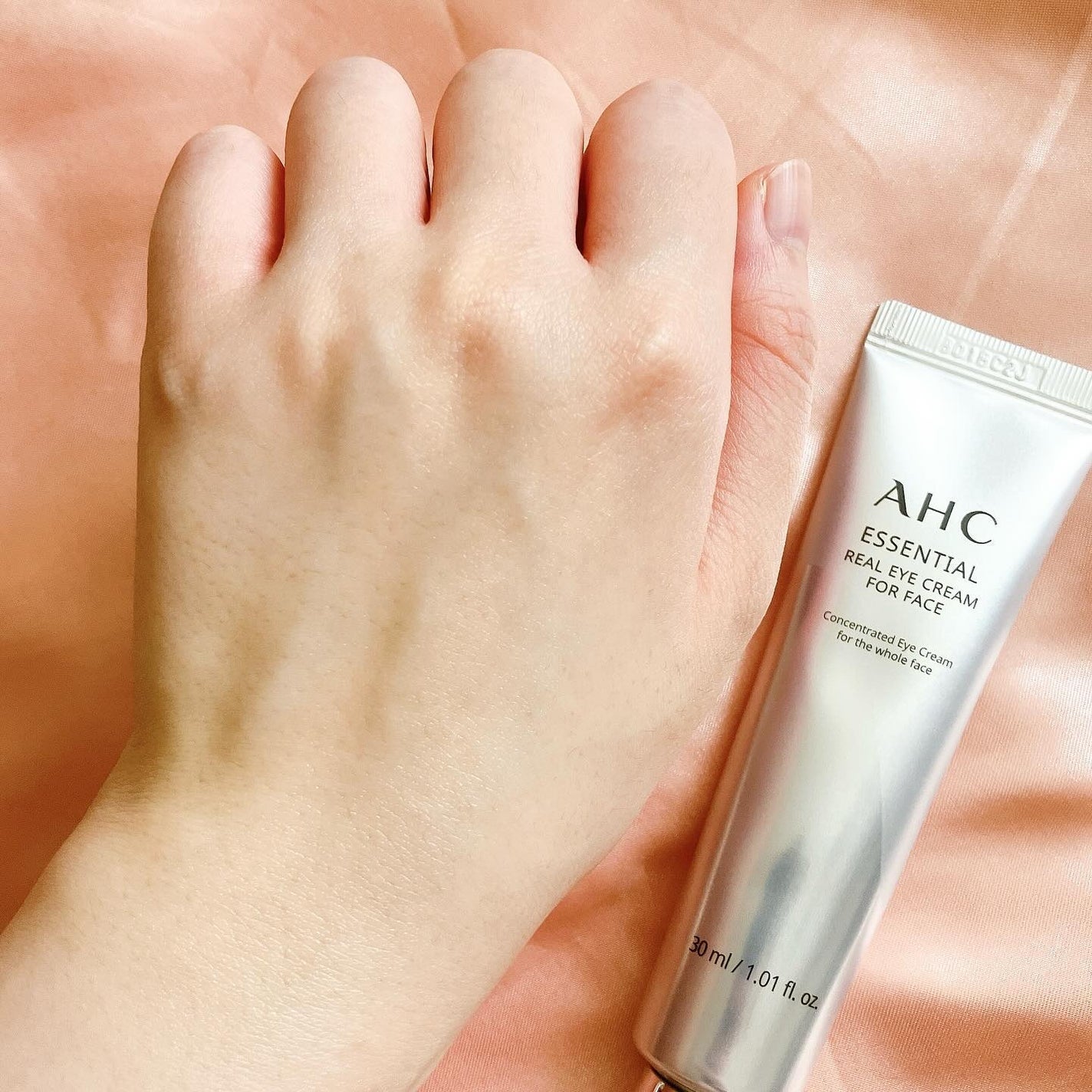 エッセンシャル リアル アイクリーム フォーフェイス/AHC/アイケア・アイクリームを使ったクチコミ(6枚目)