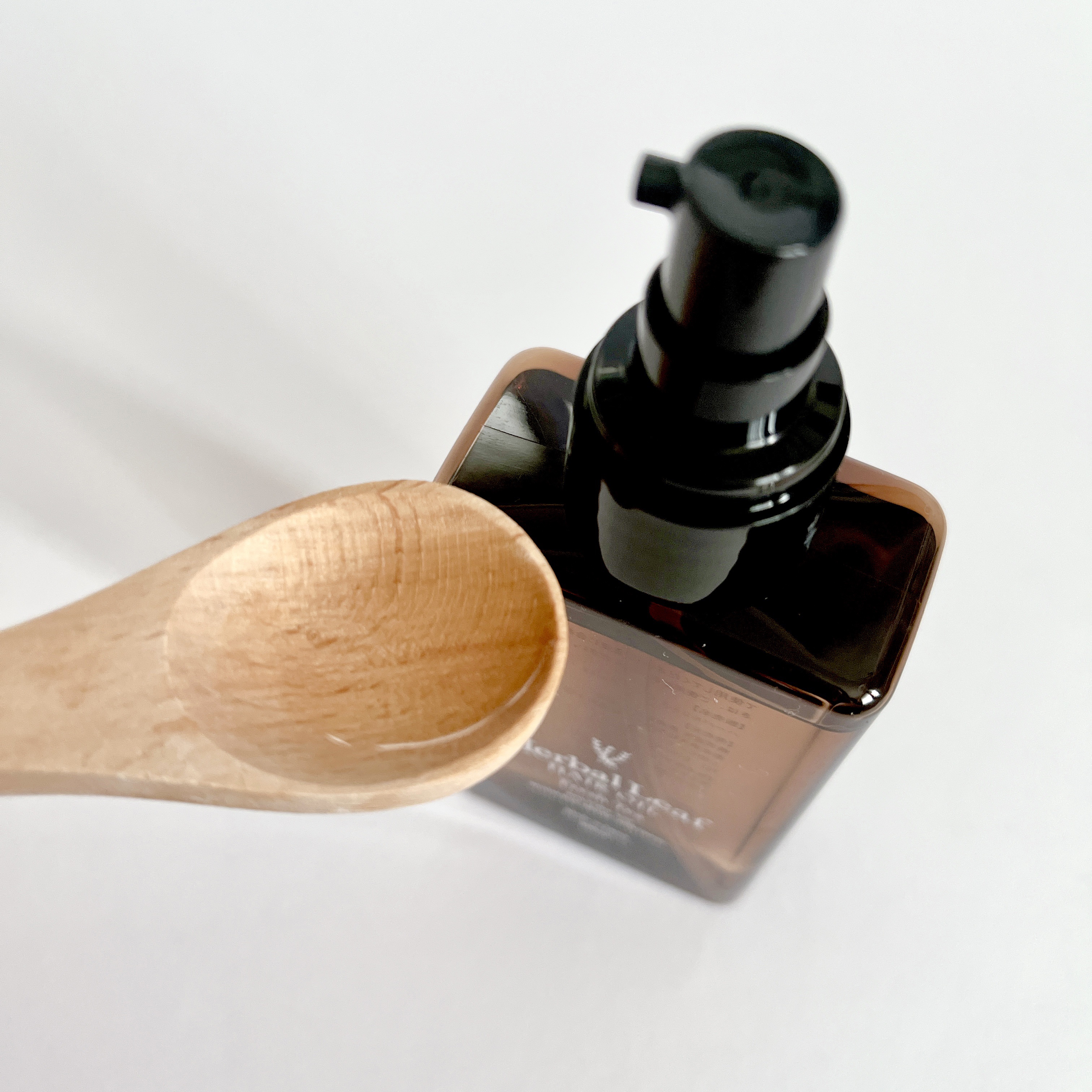 オーガニックヘアオイル フレッシュティーの香り/ハーバルリーフ/ヘアオイルを使ったクチコミ（3枚目）