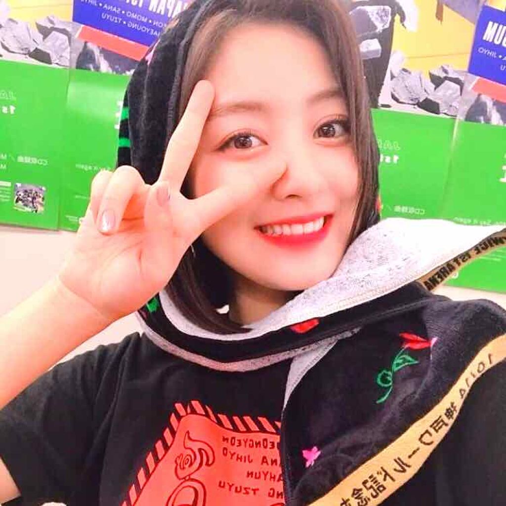 Pina on LIPS ãððèªå·±ç޹ä»ððåããŸããŠïŒäœã¿âããçŒãç幎霢â16æ³(JK..ãïŒ4æç®ïŒ