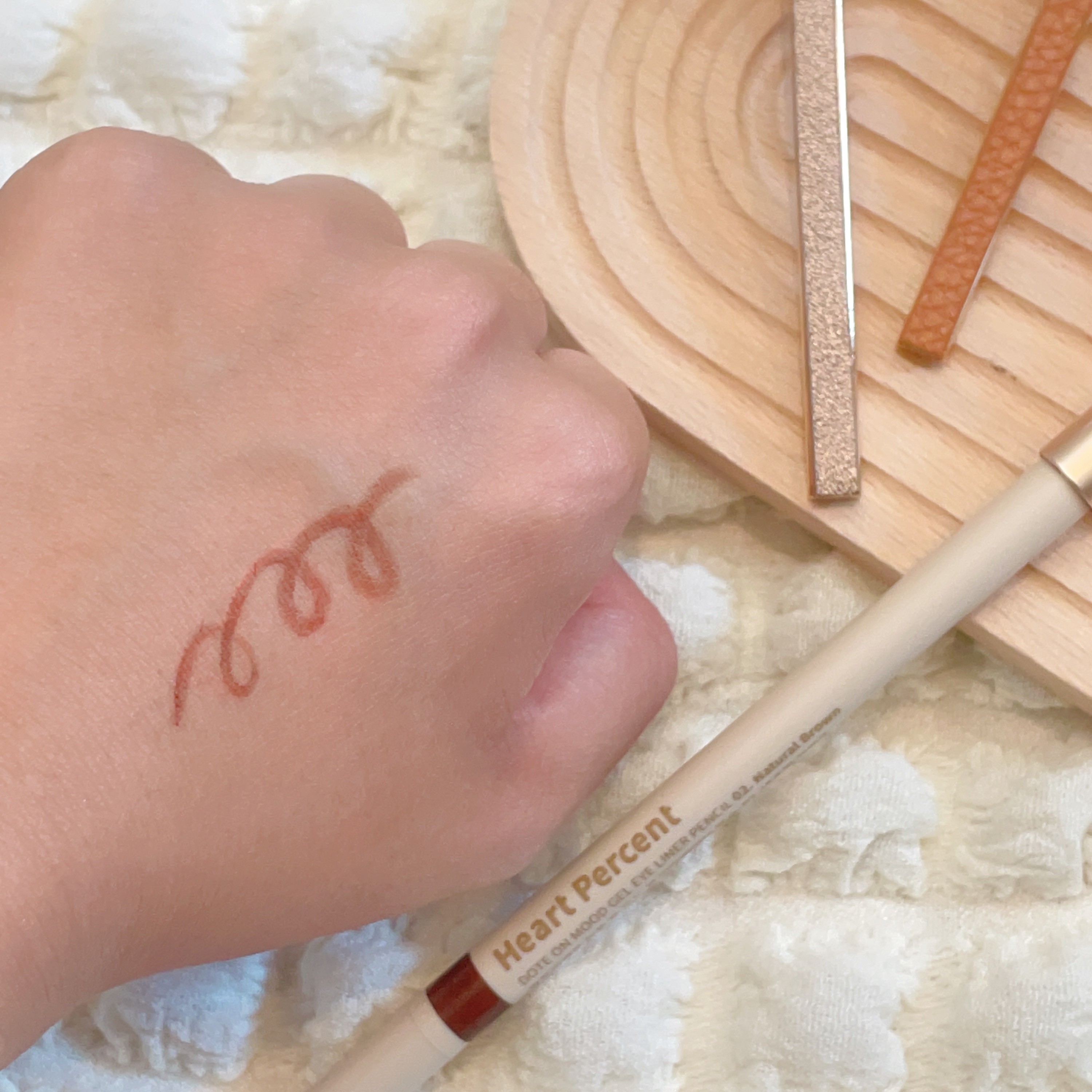 ドットオンムードジェルアイライナーペンシル 02. ナチュラルブラウン/Heart Percent/ジェルアイライナーを使ったクチコミ（2枚目）