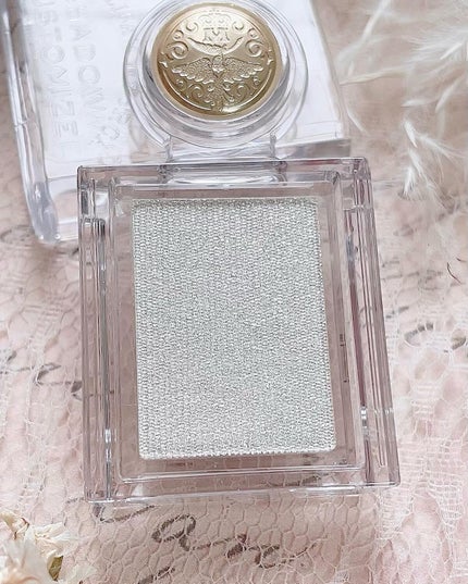 ごんす@YouTube始めました on LIPS 「《マジョマジョ 色々使える白ラメ❤︎》マジョマジョの単色アイシ..」(2枚目)