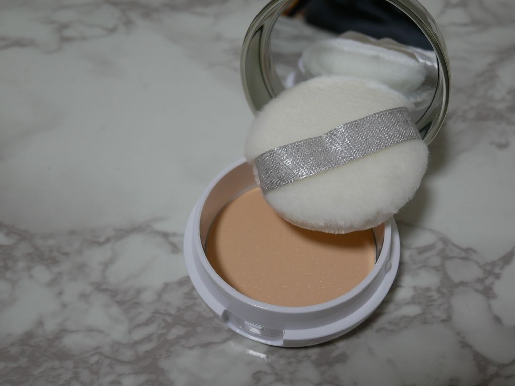 フェイスパウダー ハイカバー  白肌オークル/クリアラスト/プレストパウダーを使ったクチコミ（2枚目）