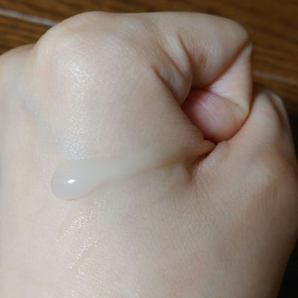 素肌しずく クリアゲル のクチコミ「素肌しずくクリアゲルのレビューをします👌
オールインワンのゲルなのですが、普段オールインワンの.....」(3枚目)