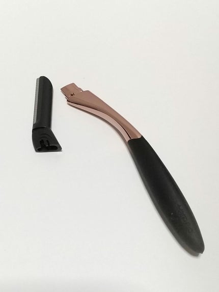 サロンプラス トーンアップ フェイススムーサー ホルダー(刃付き)/サロンプラス/シェーバーを使ったクチコミ(4枚目)