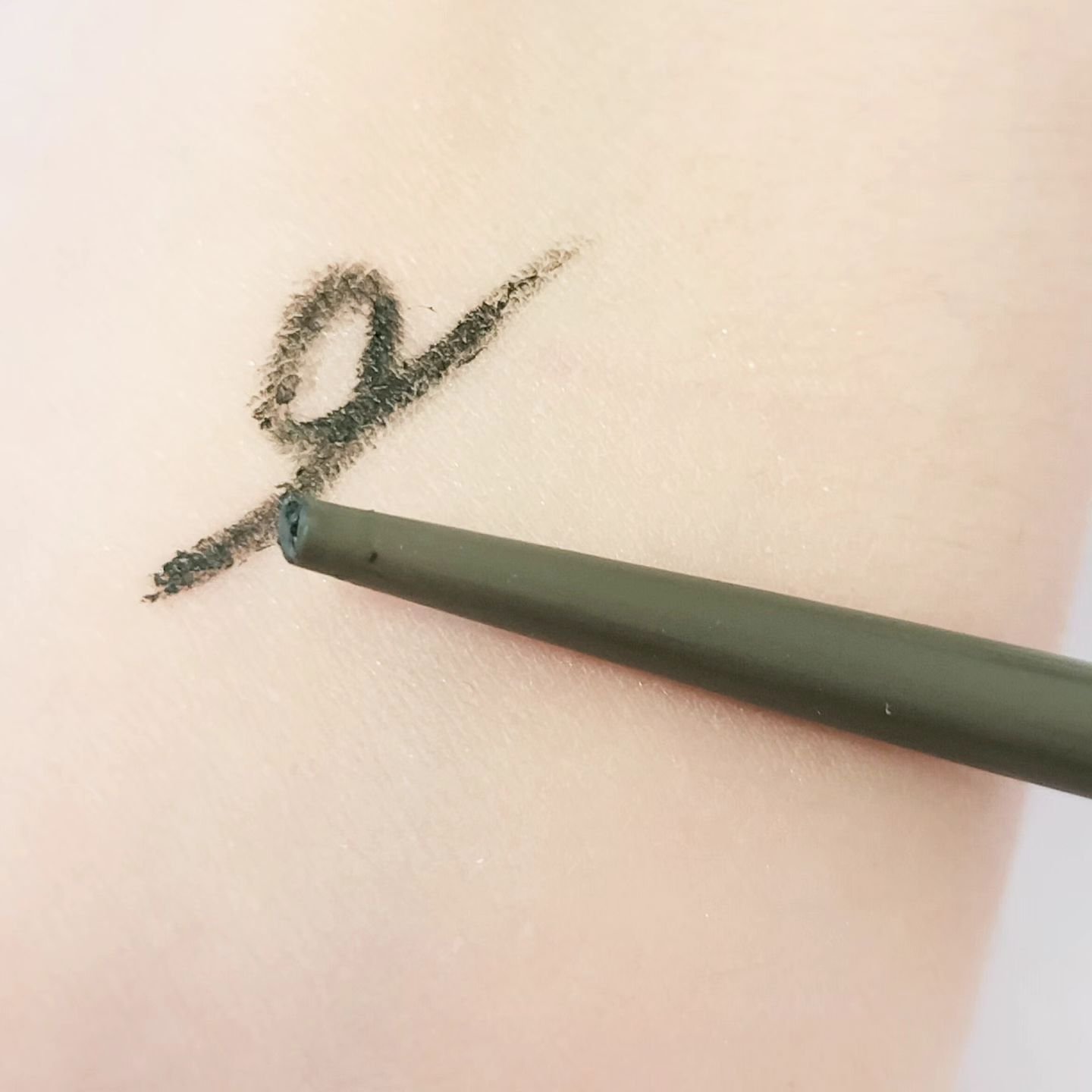 エテュセ ラスティング ジェルライナー/ettusais/ジェルアイライナーを使ったクチコミ（3枚目）