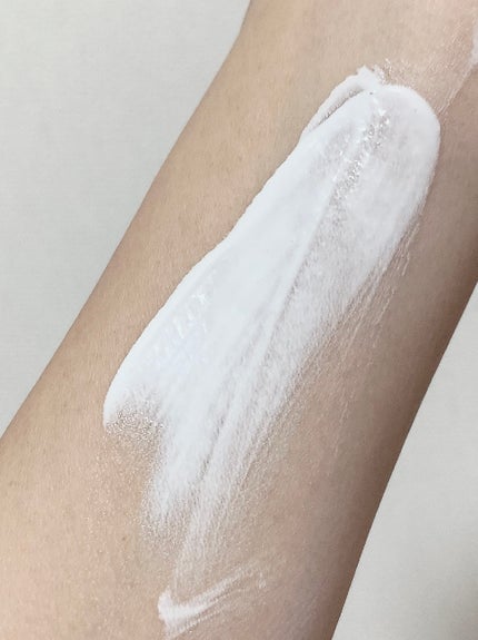 スーパーモイスチャーUVライトアップエッセンス/スキンアクア/日焼け止めローションを使ったクチコミ(4枚目)