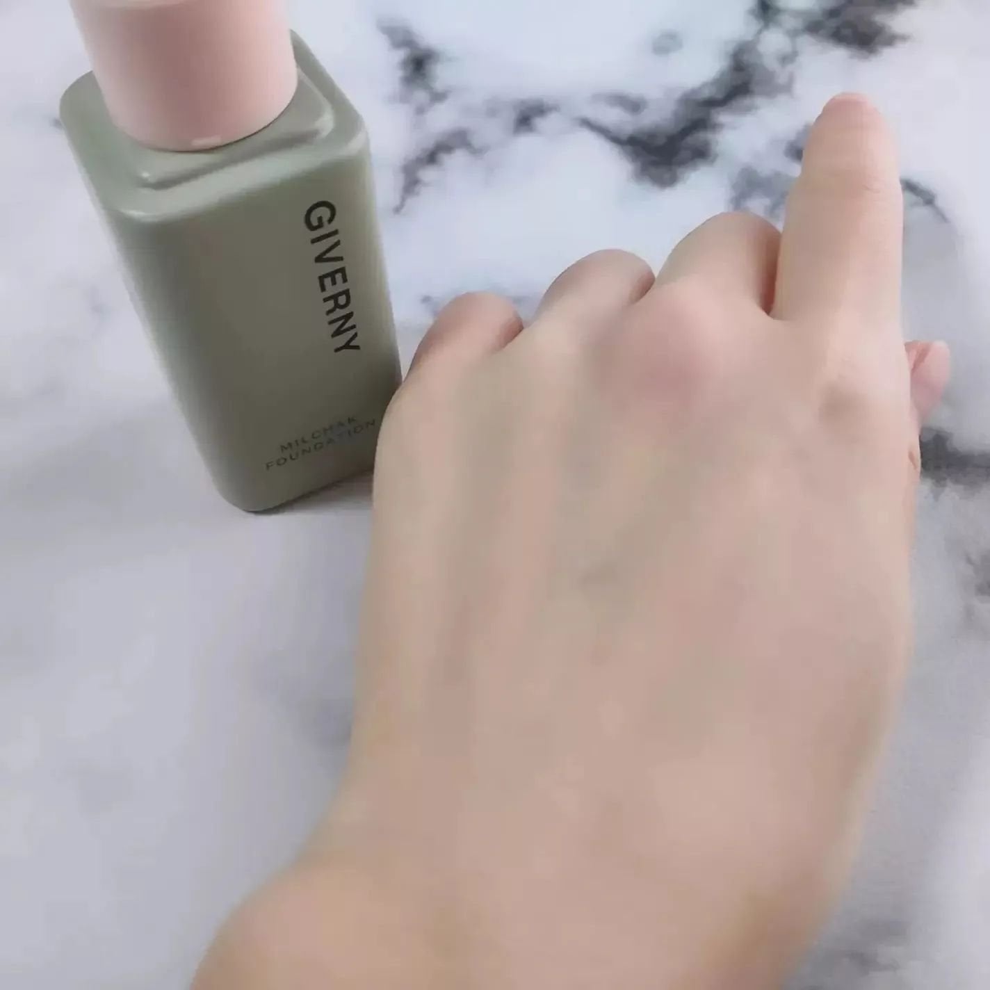 ジヴェルニー 密着カバーファンデーション/GIVERNY/リキッドファンデーションを使ったクチコミ(5枚目)