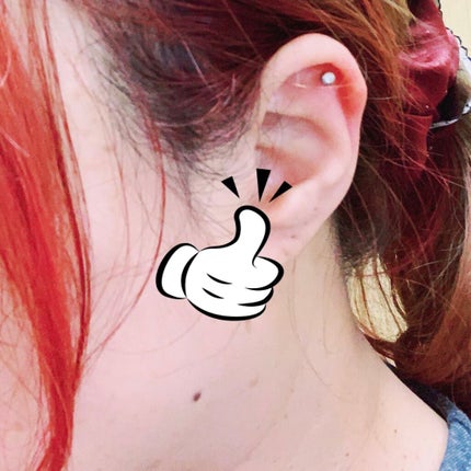 リサ・ラーソン♡クッションファンデマニア on LIPS 「痛い話違うから💦(>᎑<;)あはは😃な話一応#ヘリックス軟骨ピ..」(4枚目)