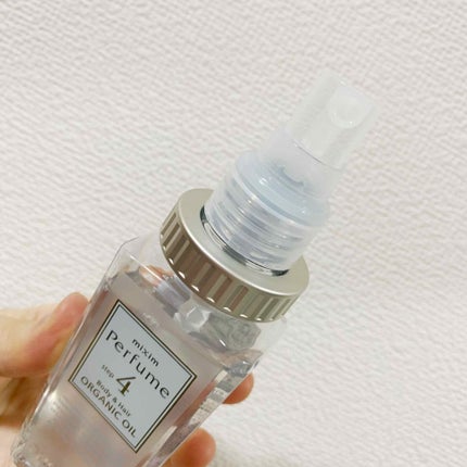 mixim Perfume シア美容 オイルミストのクチコミ「オイルは扱いにくくてなんとなく避けてしまいがち。
このミクシムのオイルはミストタイプのオイルな.....」(3枚目)