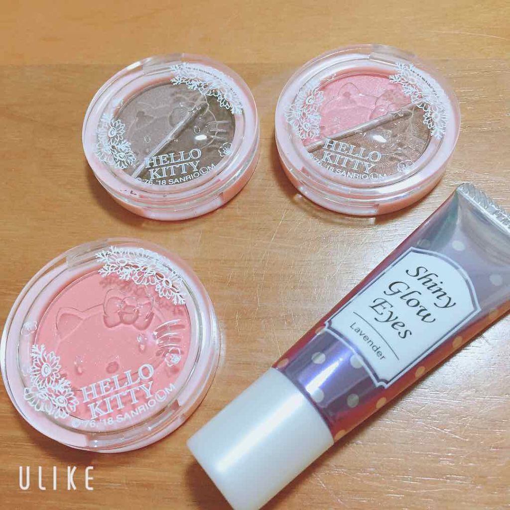 パウダーアイシャドウ ブルーミングキティ/DAISO/アイシャドウパレットを使ったクチコミ(1枚目)