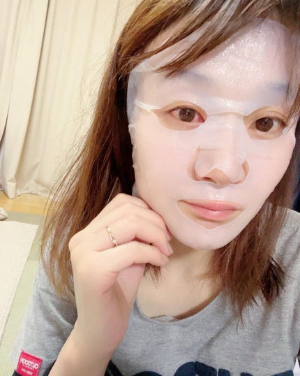 サクラ on LIPS 「お肌の乾燥が気になる時は、ヒト幹細胞と7つの美容成分が配合され..」(4枚目)