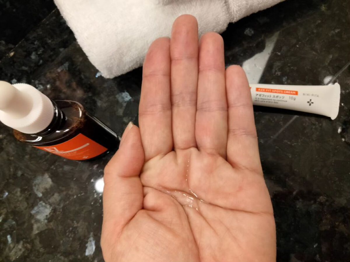 AZシリーズ アゼッフィト VCエッセンス/NIKI PITA/美容液を使ったクチコミ（3枚目）