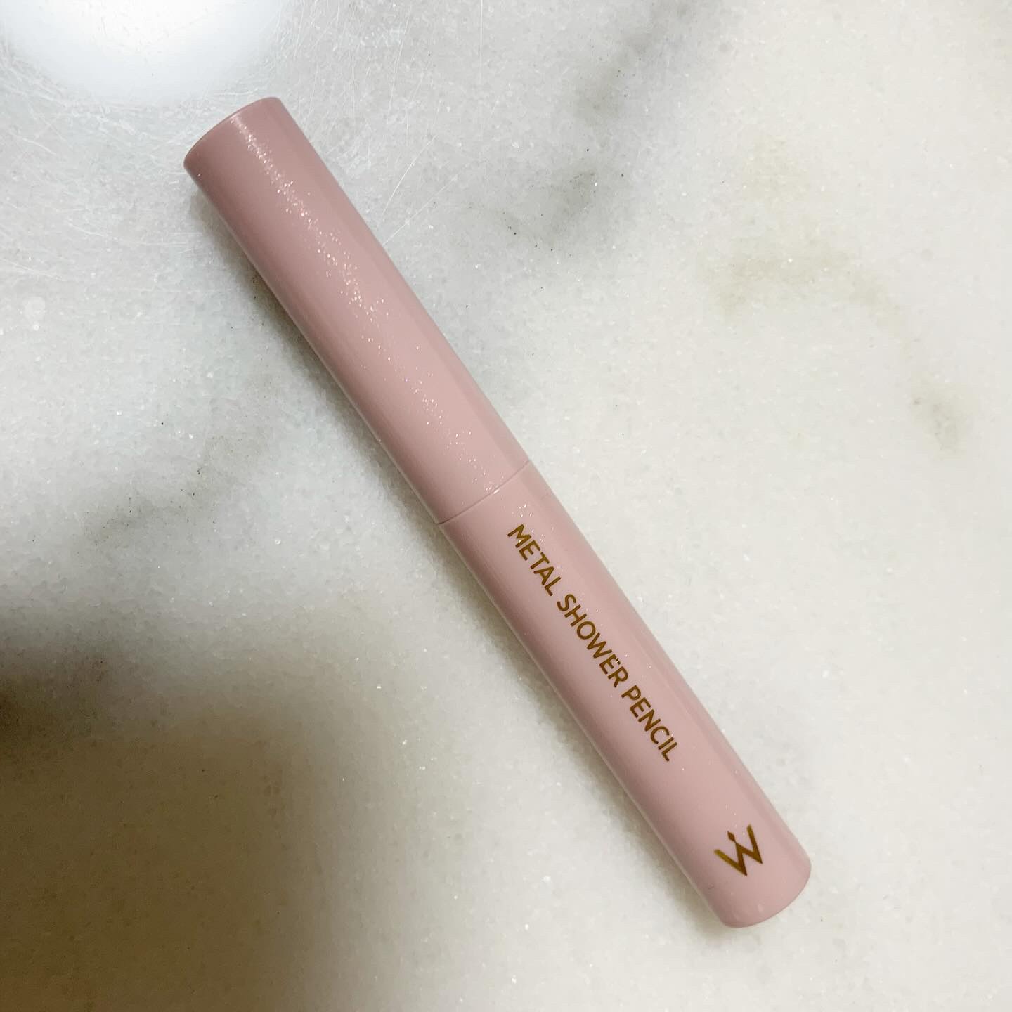 ウォンジョンヨ　メタルシャワーペンシル 01ドリームハグ/Wonjungyo/スティックアイシャドウを使ったクチコミ（1枚目）