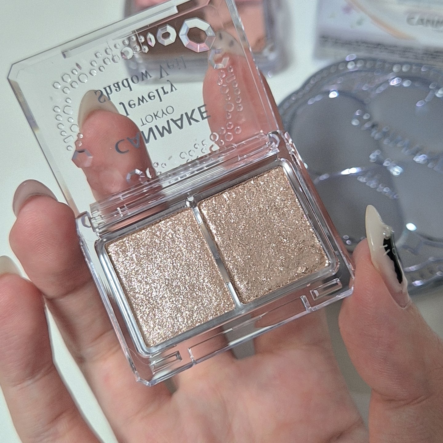 ジュエリーシャドウベール 06 バレリーナベージュ/キャンメイク/アイシャドウパレットを使ったクチコミ（1枚目）