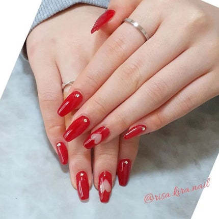 r.kira.nail on LIPS 「🤍🤍🤍お持ち込みデザインのくりぬきハートのスカルプネイル😊✨可..」(1枚目)