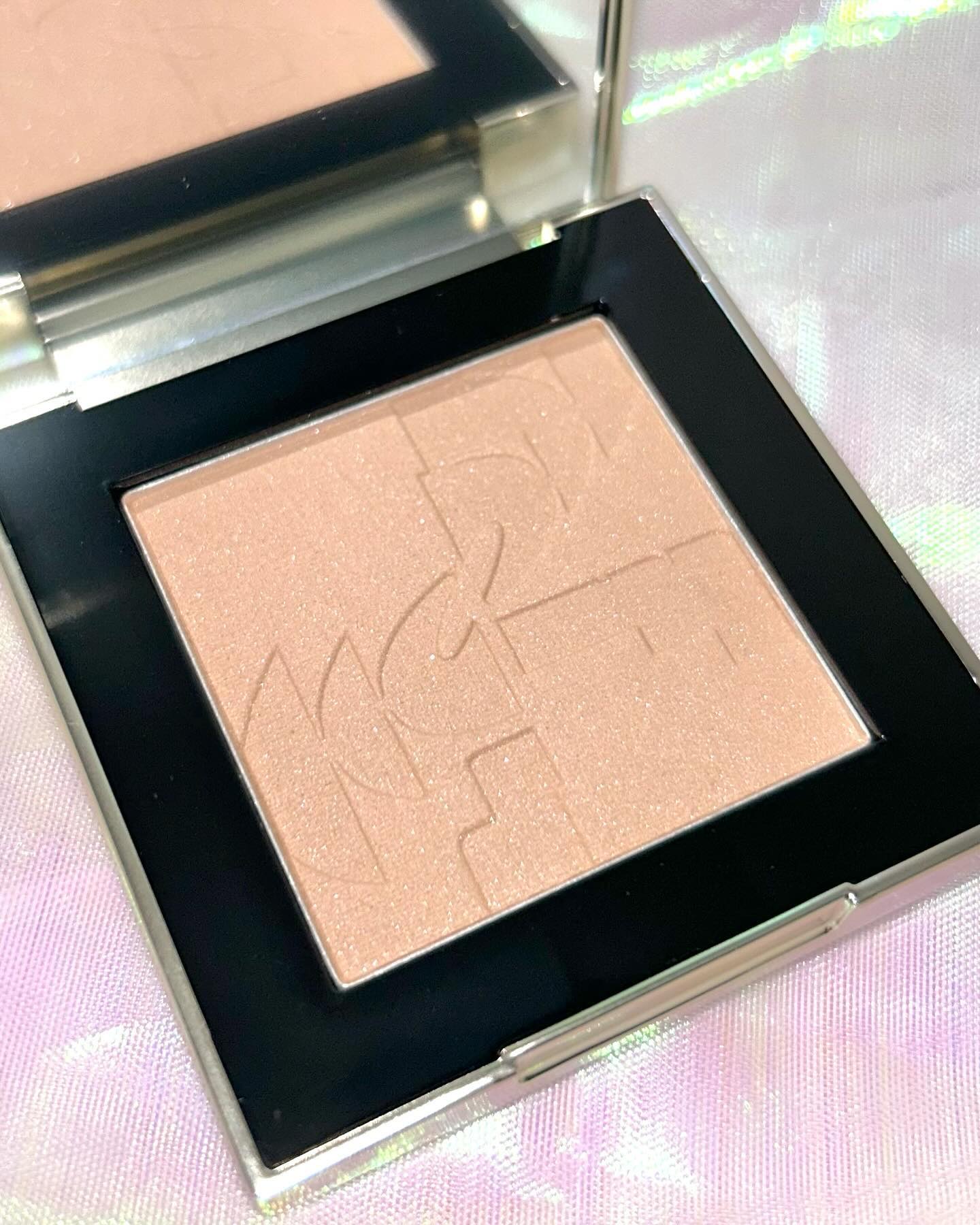 ストロビングフェイスキューブ/TWO SLASH FOUR/ハイライトを使ったクチコミ（2枚目）