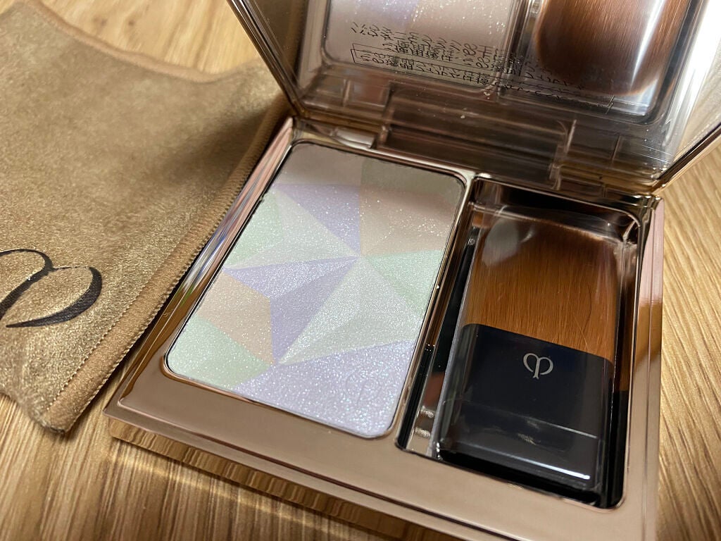 クレ・ド・ポー ボーテ レオスールデクラ/クレ・ド・ポー ボーテ/パウダーハイライトを使ったクチコミ(2枚目)