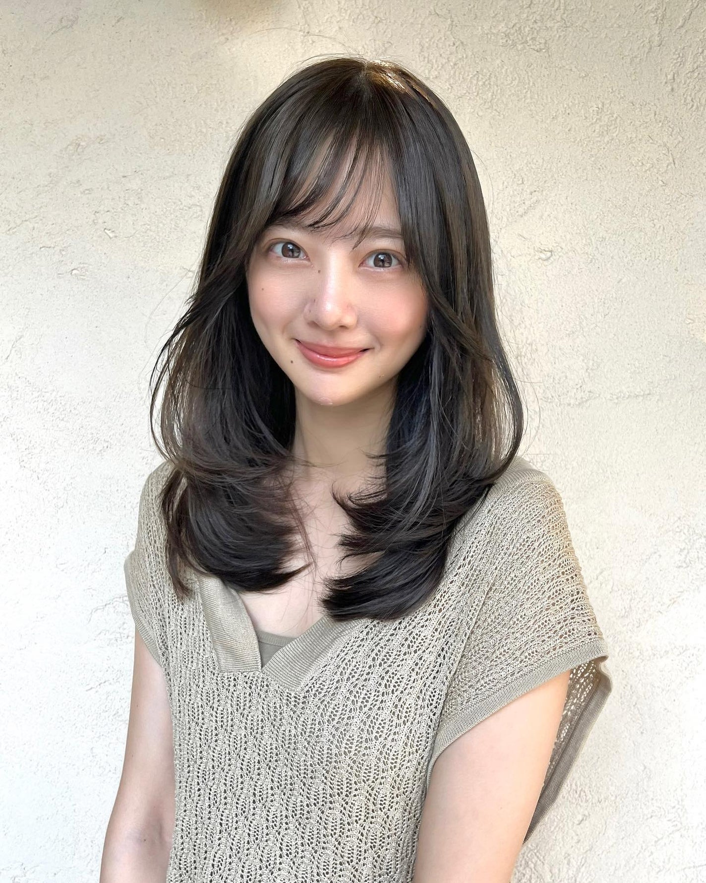 HARUNA on LIPS 「.大人なナチュラルヘア✨.少し🤏低めのレイヤーをワンカールでお..」(2枚目)