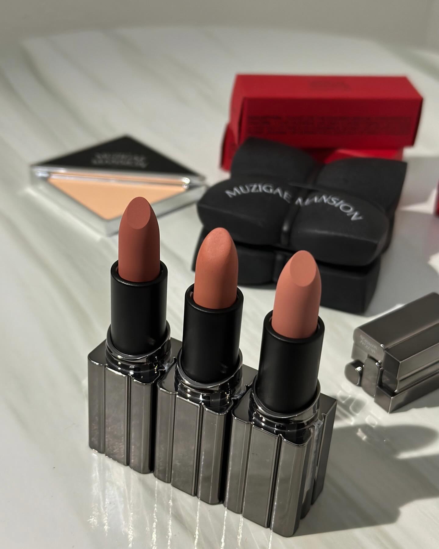 フィッティングブラッシュ｜MUZIGAE MANSION他、2商品を使った