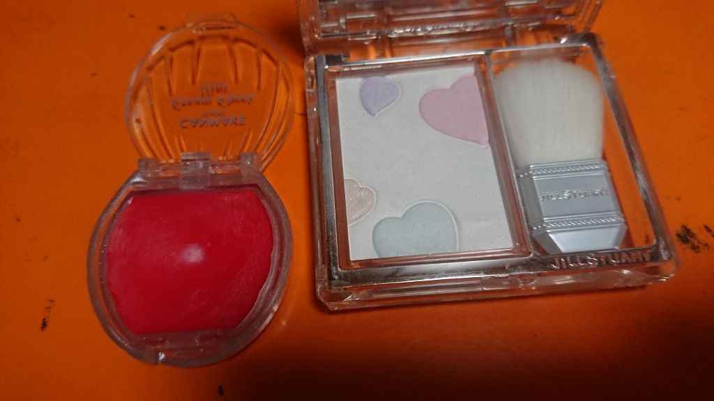 スノーイーラブドロップ フェイスパウダー/JILL STUART/プレストパウダーを使ったクチコミ（2枚目）