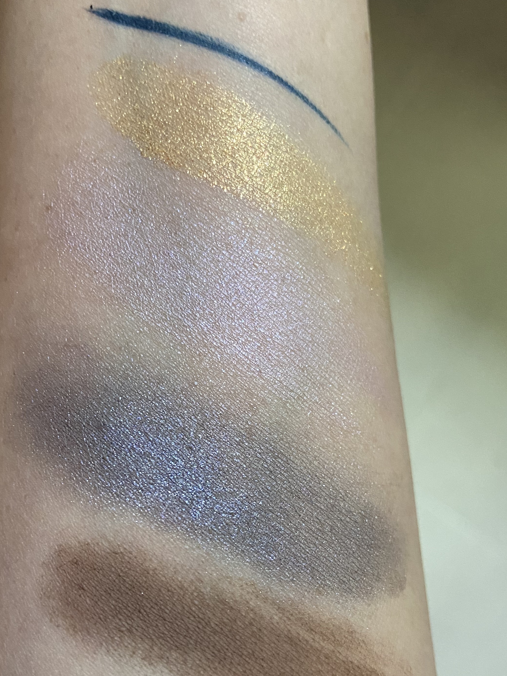 アディクション ザ アイシャドウ/ADDICTION/単色アイシャドウを使ったクチコミ（2枚目）