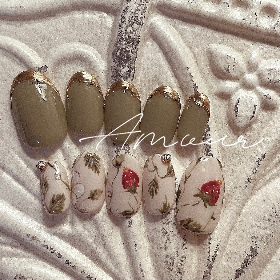 #手描きネイル,#ストロベリーネイルのネイルデザイン