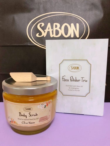 

【SABON】

ボディスクラブ
🌸シトラスブロッサム🌸


これは今まで使ったボディスクラブの中でも一番のお気に入り！

お値段はちょっとしますが、流した後の肌がすべすべもちもちで感動します🥺
オ