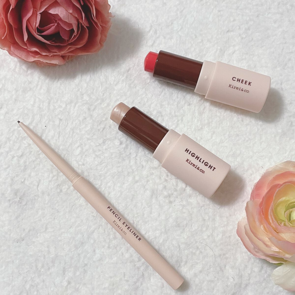 スティックチーク 02ピンク/Kirei&co./ジェル・クリームチークを使ったクチコミ（1枚目）