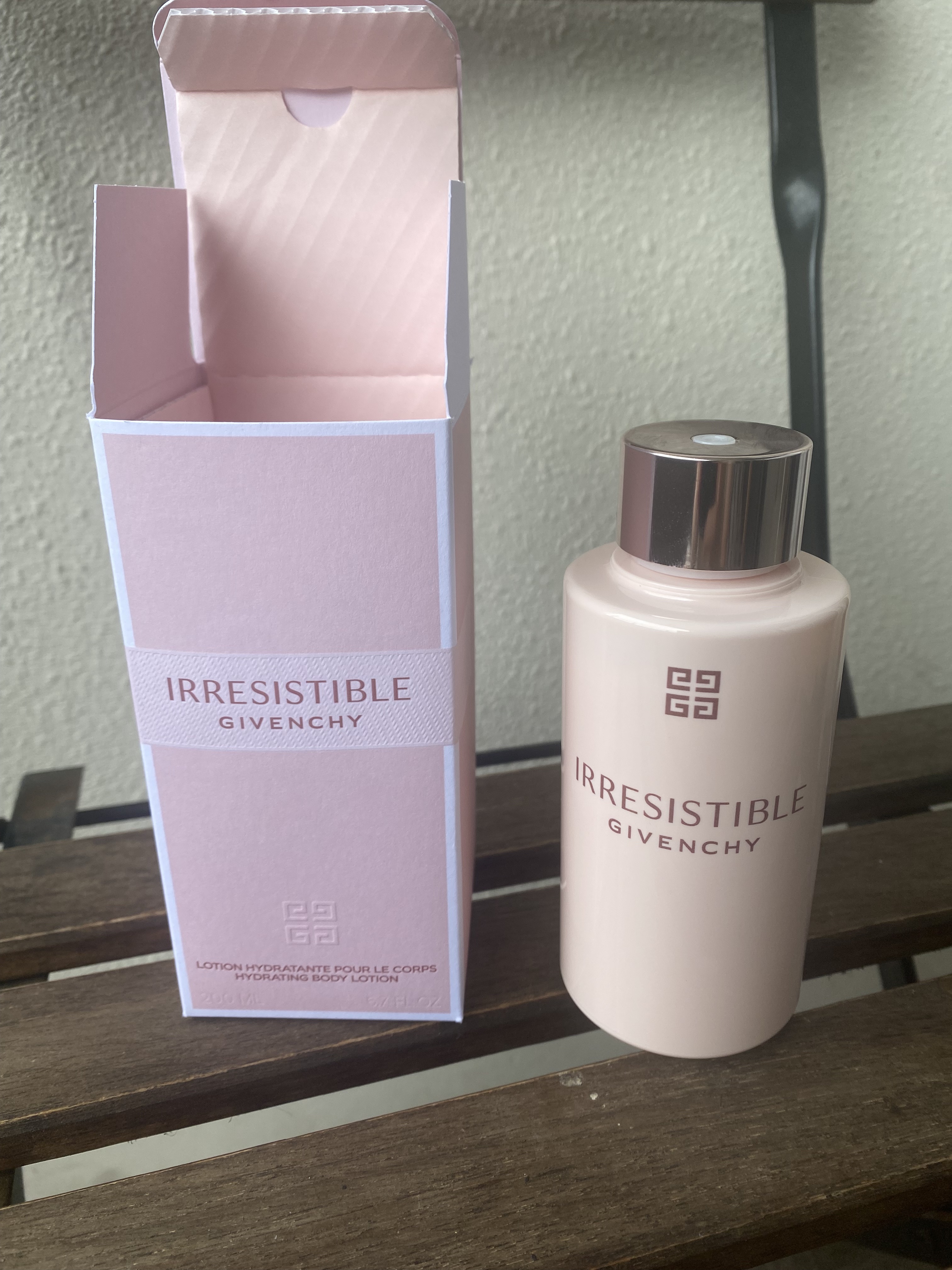 イレジスティブル ボディローション/GIVENCHY/ボディローションを使ったクチコミ（1枚目）