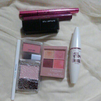 ラッシュセンセーショナル プライマー/MAYBELLINE NEW YORK/マスカラ下地を使ったクチコミ（1枚目）