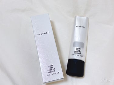 ZOZO COSMEでの購入品🤍


M・A・C ストロボクリーム
シルバーライト


ピンクパールと悩みましたが
ピンク系のハイライトはいくつか持っているので
シルバーライトを購入🙌🏻


かなりツヤ