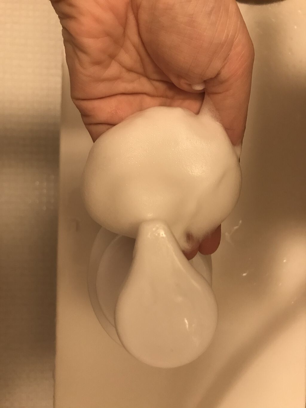 hadakara ボディソープ 泡で出てくるタイプ  フローラルブーケの香り 本体550ml/hadakara/ボディソープを使ったクチコミ（3枚目）