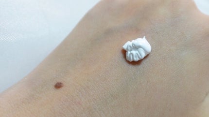 ホワイトニングドレストーンアップクリーム/COSNORI/化粧下地を使ったクチコミ(2枚目)