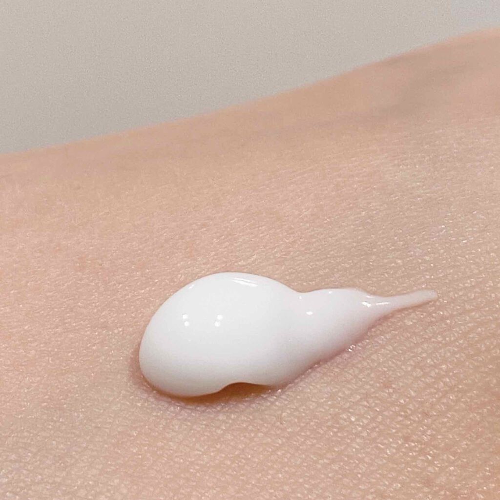 アイプラスクリーム/DEWYCEL/アイケア・アイクリームを使ったクチコミ(3枚目)