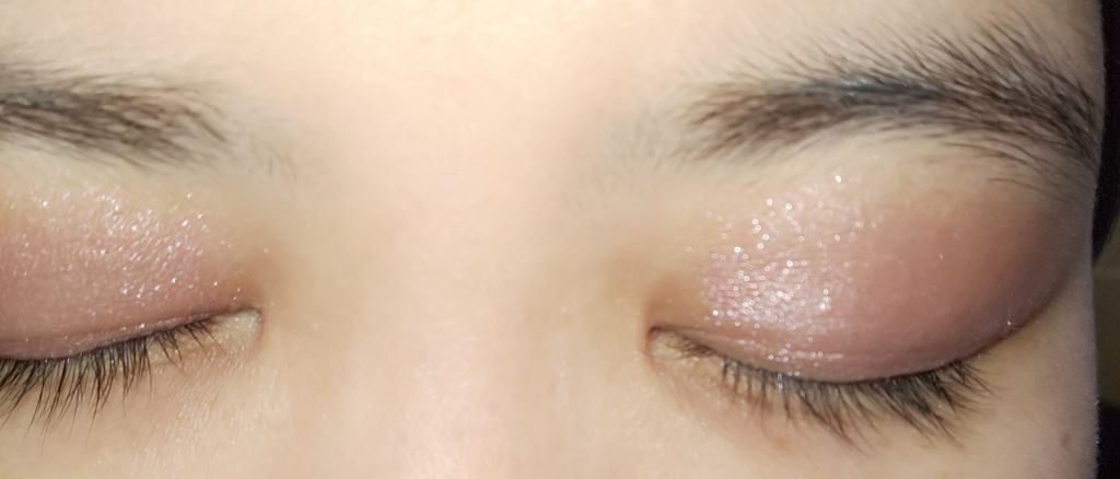 スパークリングアイグロス/スウィーツ スウィーツ/リキッドアイシャドウを使ったクチコミ(4枚目)