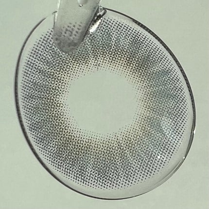 ブロー(Blow)/OLOLA/カラーコンタクトレンズを使ったクチコミ(5枚目)